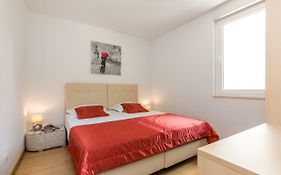Apartment Marcela With Private Parking